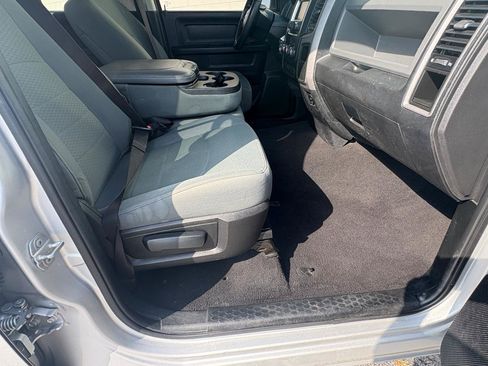 Used 2017 RAM 1500 Express AWD/4WD image 14