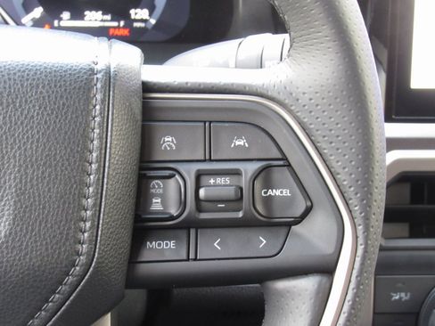 Certified 2025 Toyota 4Runner TRD Off-Road Premium image 28