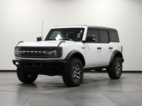 Used 2024 Ford Bronco Badlands image 8