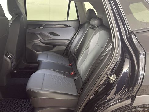 New 2026 Volkswagen Tiguan SE AWD/4WD image 12