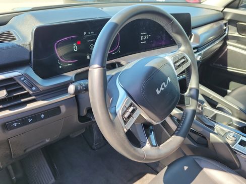 Used 2023 Kia Telluride LX FWD image 18