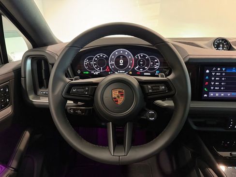 Used 2026 Porsche Cayenne Coupe AWD/4WD image 12