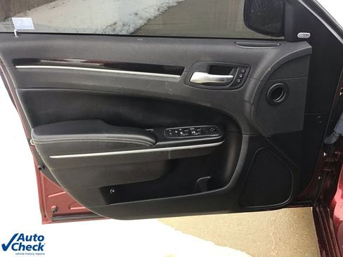 Used 2021 Chrysler 300 S w/ Popular Equipment Group image 27