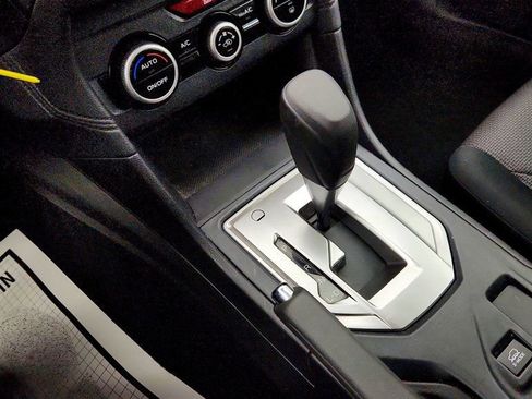 Used 2022 Subaru Crosstrek 2.0i image 15