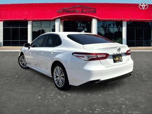 Used 2019 Toyota Camry XLE w/ Carpet Mat Package FWD image 4