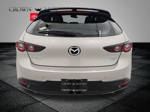 Used 2024 MAZDA MAZDA3 Hatchback w/Premium Plus Pkg image 5