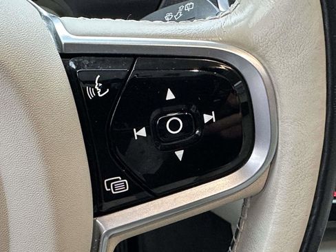 Used 2019 Volvo XC90 T6 Momentum w/ Advanced Package image 23