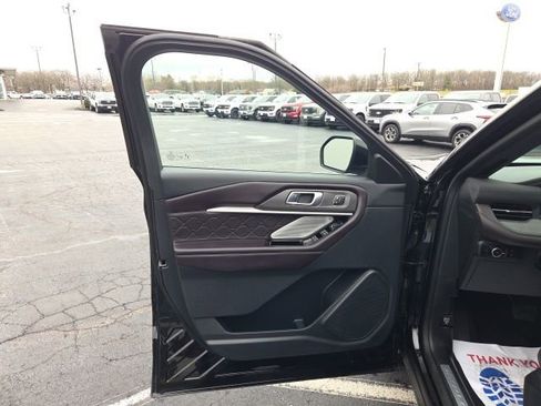 Used 2025 Ford Explorer Platinum w/ LUX Leather Package image 25