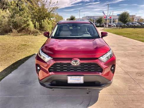 Used 2025 Toyota RAV4 XLE Premium image 7