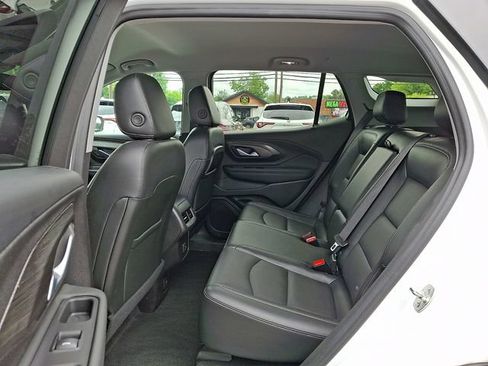 Used 2024 GMC Terrain SLT AWD/4WD image 12