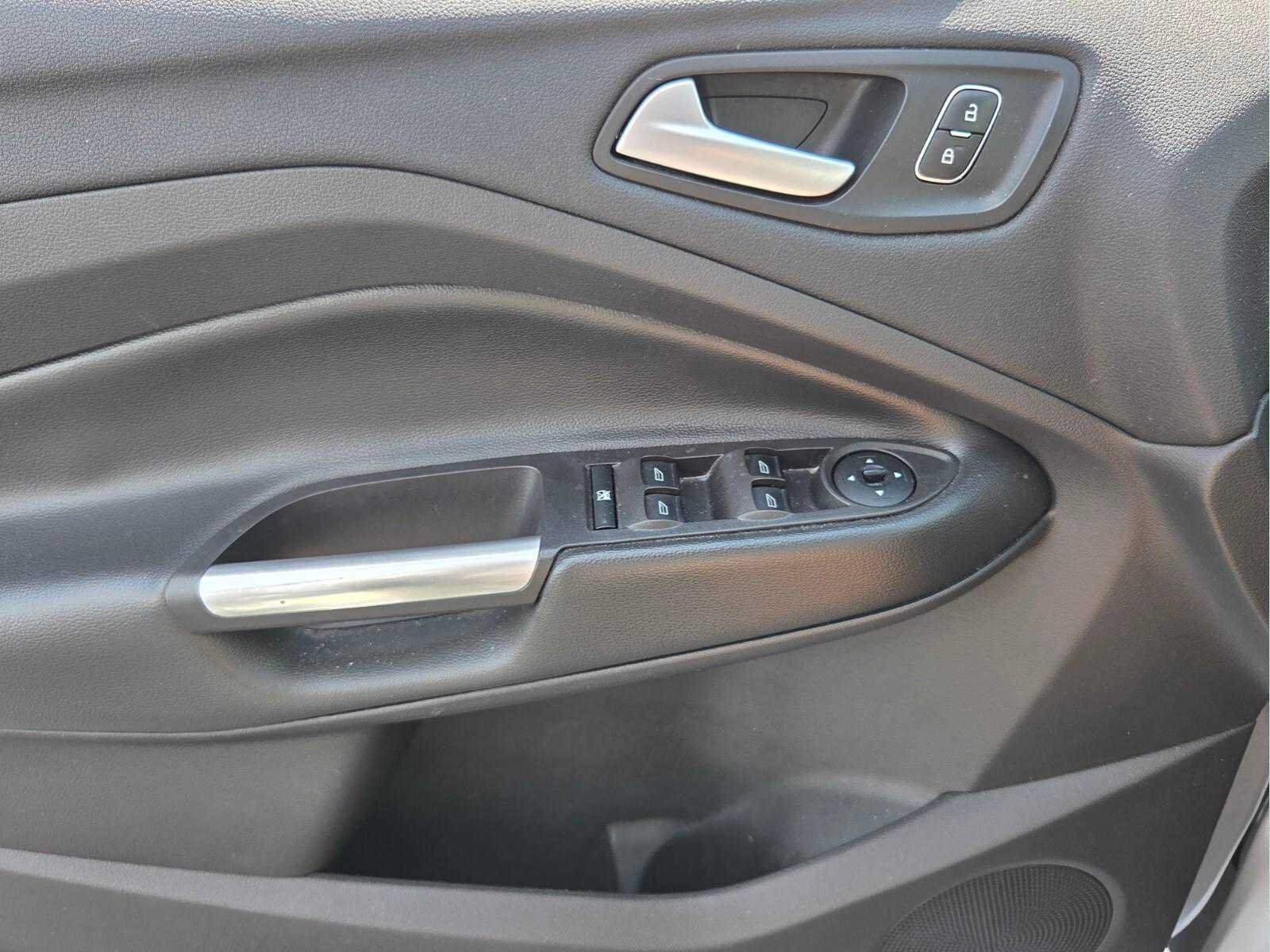 Used 2018 Ford Escape SE FWD image 21