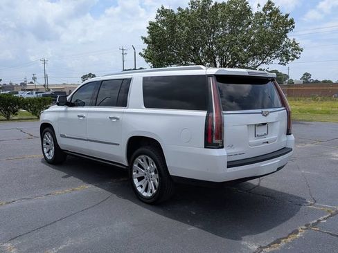 Used 2020 Cadillac Escalade ESV Platinum AWD/4WD image 5