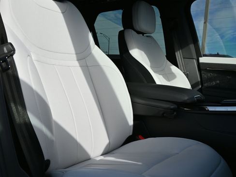 Used 2025 Land Rover Range Rover Sport Dynamic SE image 31