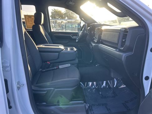 Used 2025 Chevrolet Silverado 2500 LT w/ Convenience Package image 23