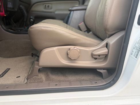 Used 2001 Toyota 4Runner SR5 image 12