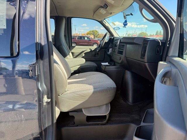 Used 2011 Chevrolet Express 1500 LT w/ LT Preferred Equipment Group AWD/4WD image 11