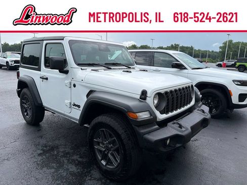 Used 2025 Jeep Wrangler Sport AWD/4WD image 8