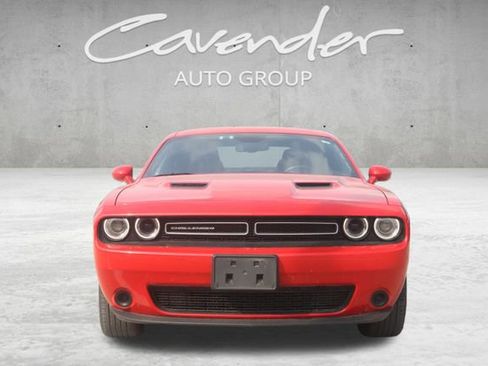 Used 2023 Dodge Challenger SXT image 8