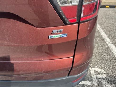 Used 2018 Ford Escape SE AWD/4WD image 9