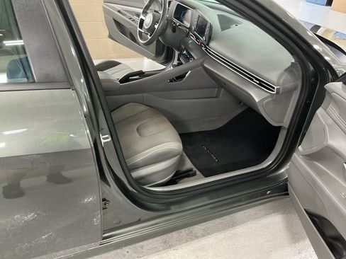 Certified 2025 Hyundai Elantra Sport FWD image 14