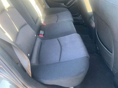 Used 2016 MAZDA MAZDA3 i Touring w/ Popular Equipment Package image 8