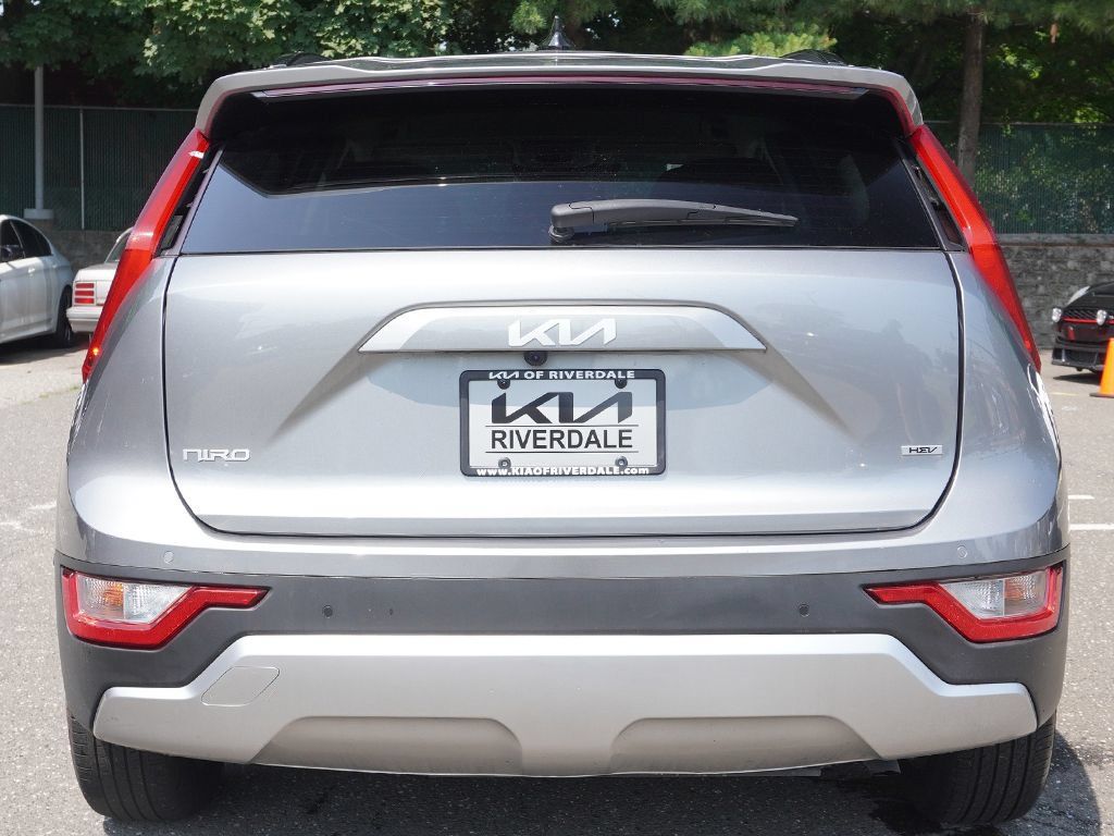 Used 2023 Kia Niro EX FWD image 12