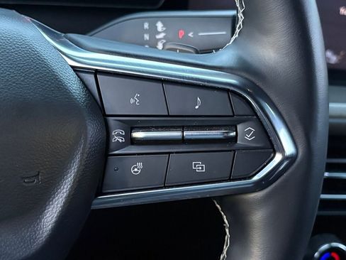 Used 2025 Chevrolet Traverse LT image 20