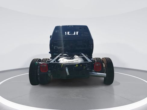 New 2026 RAM 4500 4x4 Crew Cab DRW w/ Laramie Trim Package image 7