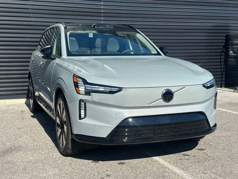 New 2025 Volvo EX90 Ultra image 6