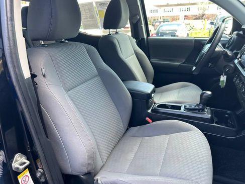 Used 2020 Toyota Tacoma SR AWD/4WD image 35