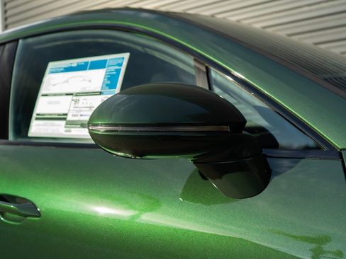 New 2025 Porsche Macan Turbo Electric image 15