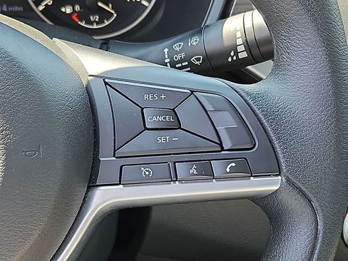Used 2025 Nissan Altima 2.5 SV FWD image 19