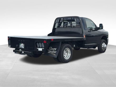 Used 2026 RAM 3500 Tradesman w/ Chrome Appearance Group AWD/4WD image 17