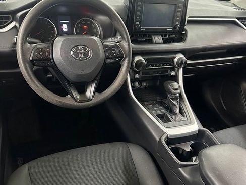 Used 2021 Toyota RAV4 LE AWD/4WD image 19