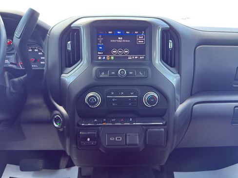 Used 2024 Chevrolet Silverado 1500 Custom w/ Rally Edition AWD/4WD image 15