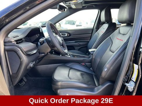 Used 2025 Jeep Compass Trailhawk w/ Trailhawk Elite Group image 3