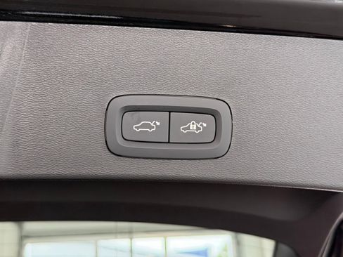 Certified 2025 Volvo XC40 B5 Core w/ Protection Package Premier AWD/4WD image 26