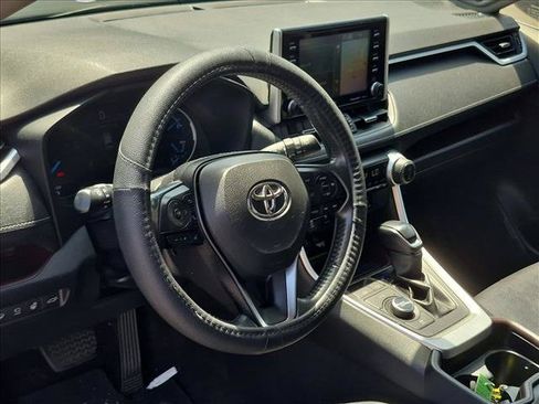 Used 2020 Toyota RAV4 Limited AWD/4WD image 9