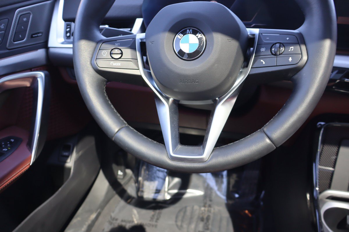 Used 2026 BMW X2 xDrive28i AWD/4WD image 14
