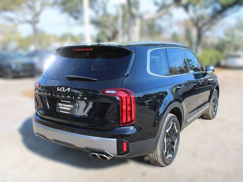 Used 2025 Kia Telluride S image 7