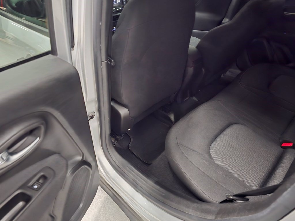 Used 2020 Jeep Renegade Sport w/ Sport Appearance Group FWD image 26