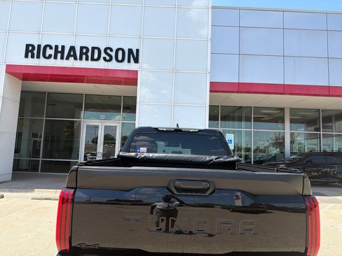 Used 2026 Toyota Tundra SR5 w/ SR5 Convenience Package AWD/4WD image 5
