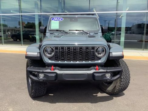 Used 2024 Jeep Wrangler Unlimited Rubicon AWD/4WD image 4