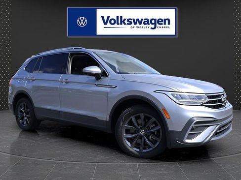 Certified 2023 Volkswagen Tiguan SE image 1