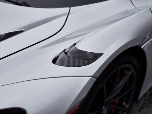 Used 2024 McLaren 750S Spider image 13