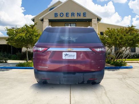 Used 2019 Chevrolet Traverse LT FWD image 4