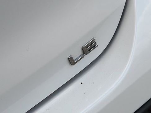 Used 2023 Toyota Highlander LE image 8