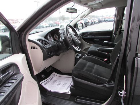 Used 2017 Dodge Grand Caravan SE w/ Power Window Group image 7