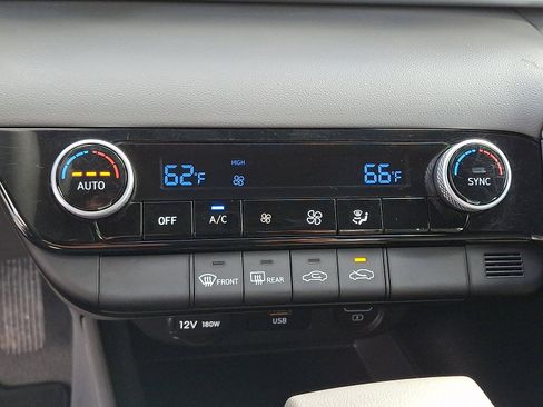 Used 2023 Hyundai Elantra SEL FWD image 15