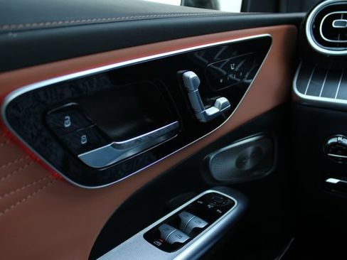Used 2023 Mercedes-Benz GLC 300 4MATIC image 13